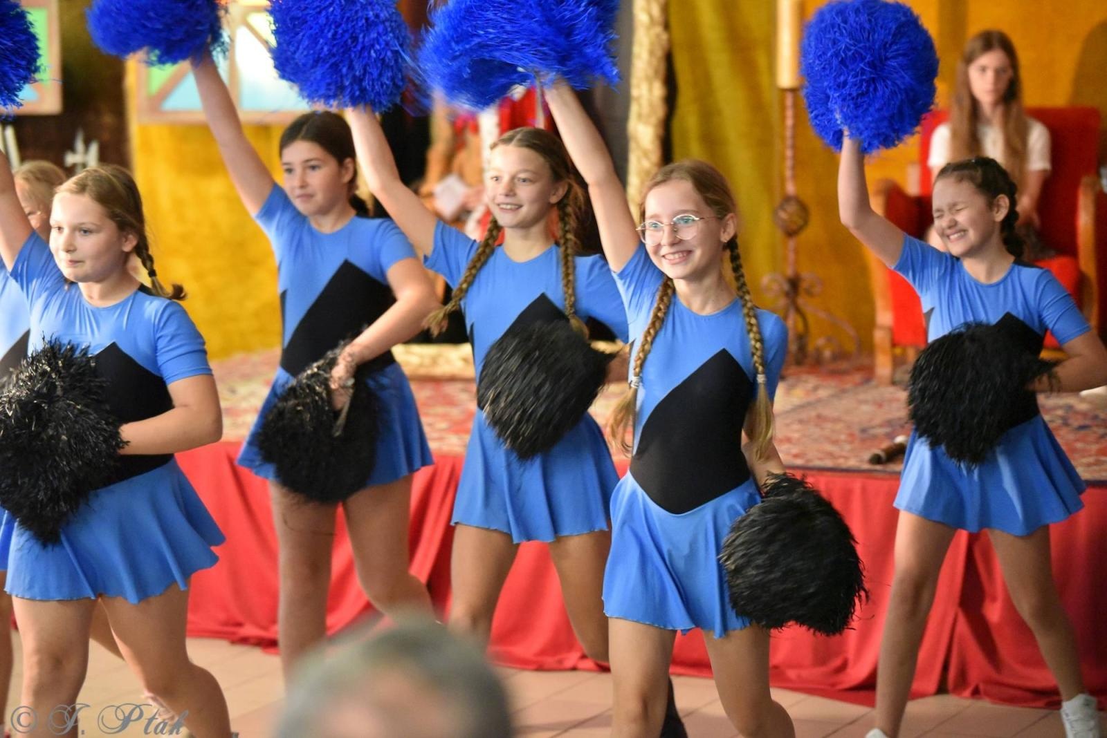 Zdjęcie w galerii na portalu naszraciborz.pl: Urodziny Osiemnastki. 30 lat szkoły w kalejdoskopie wiadomości z regionu