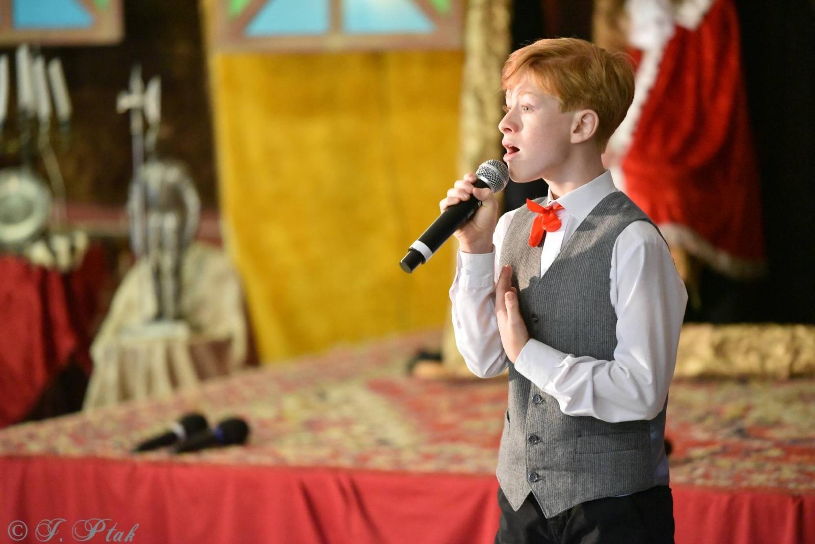 Zdjęcie w galerii na portalu naszraciborz.pl: Urodziny Osiemnastki. 30 lat szkoły w kalejdoskopie wiadomości z regionu