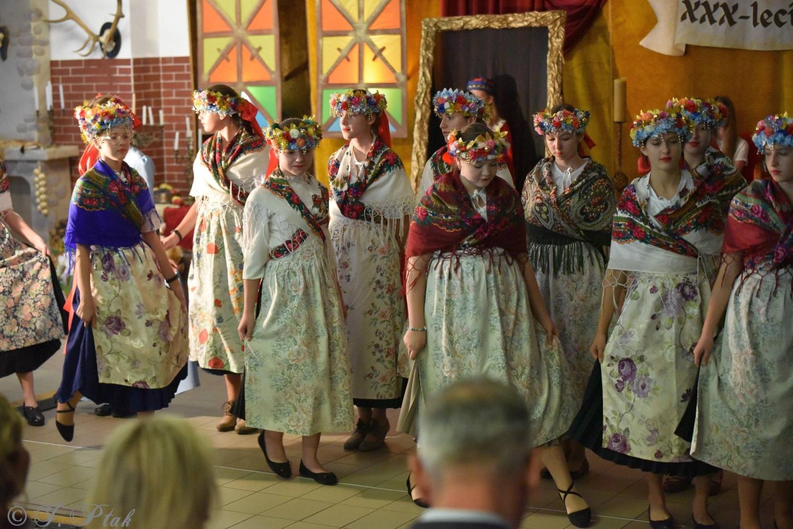 Zdjęcie w galerii na portalu naszraciborz.pl: Urodziny Osiemnastki. 30 lat szkoły w kalejdoskopie wiadomości z regionu