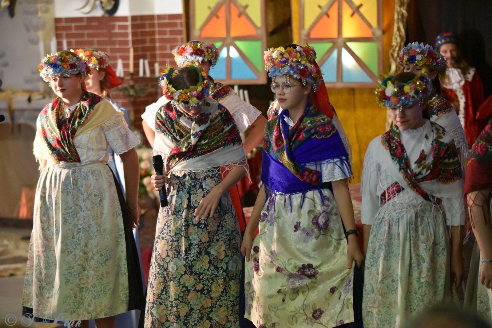 Zdjęcie w galerii na portalu naszraciborz.pl: Urodziny Osiemnastki. 30 lat szkoły w kalejdoskopie wiadomości z regionu