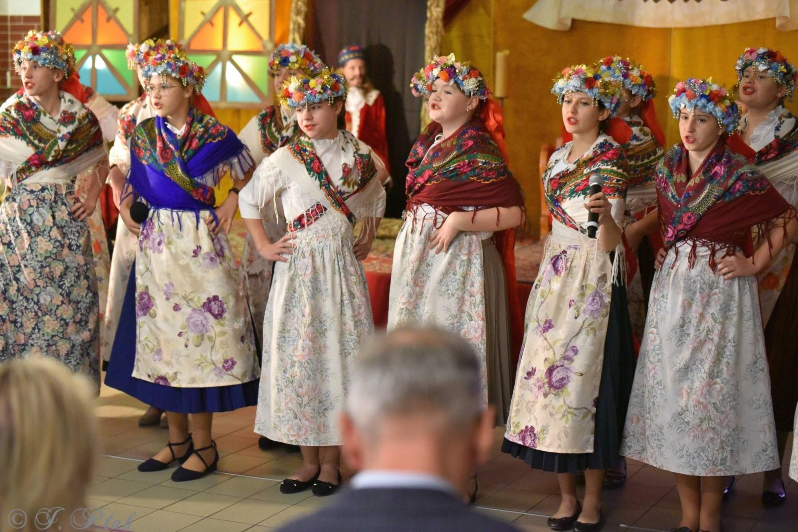 Zdjęcie w galerii na portalu naszraciborz.pl: Urodziny Osiemnastki. 30 lat szkoły w kalejdoskopie wiadomości z regionu