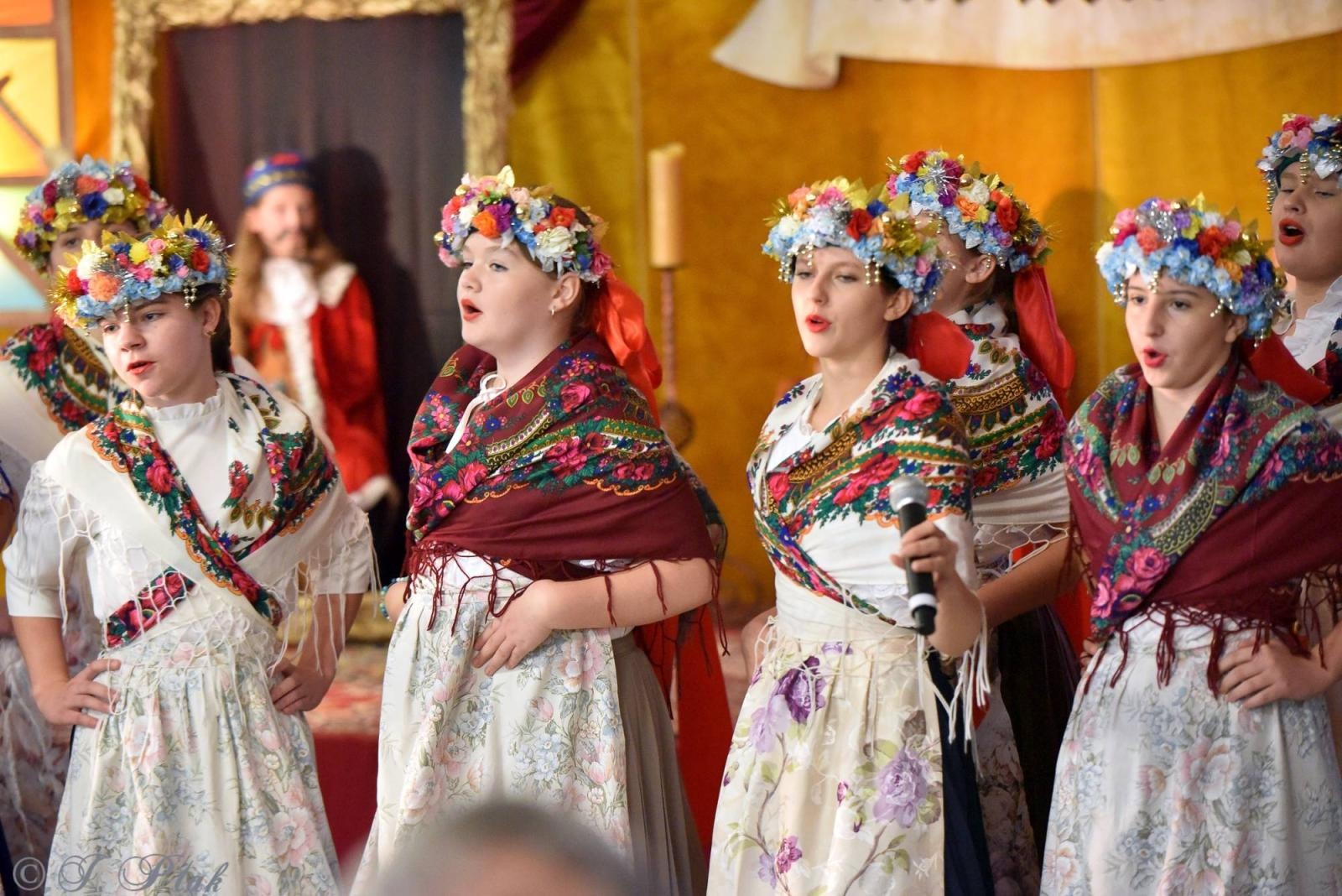 Zdjęcie w galerii na portalu naszraciborz.pl: Urodziny Osiemnastki. 30 lat szkoły w kalejdoskopie wiadomości z regionu