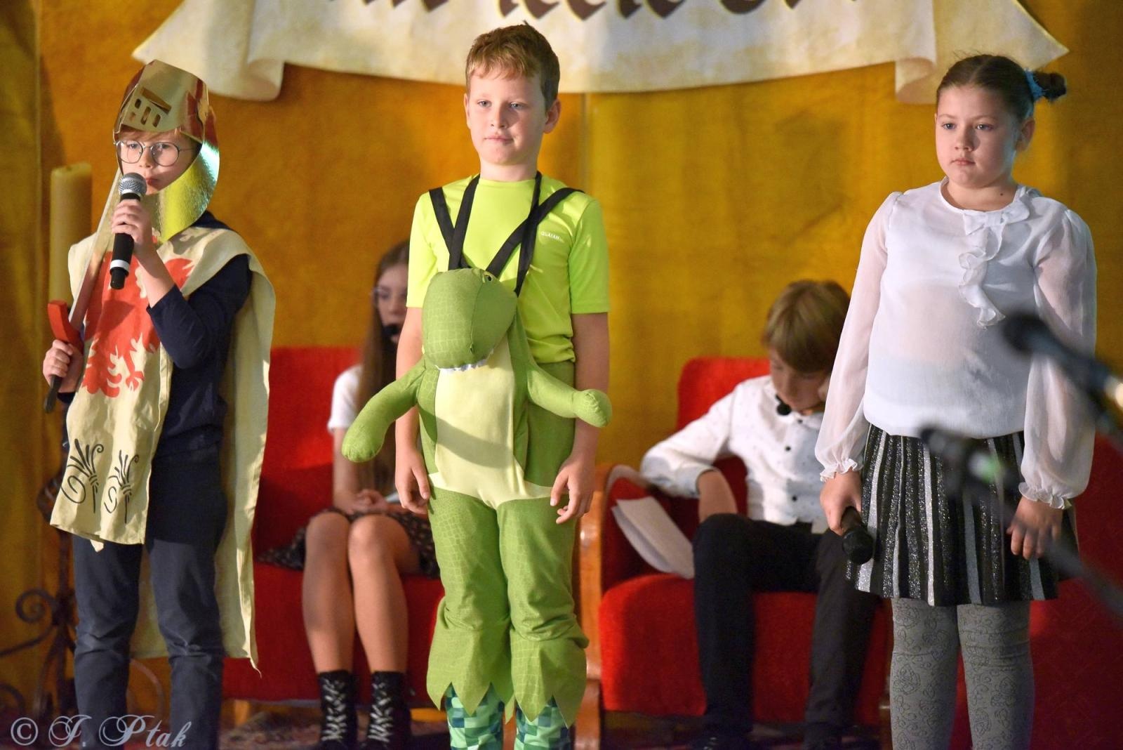 Zdjęcie w galerii na portalu naszraciborz.pl: Urodziny Osiemnastki. 30 lat szkoły w kalejdoskopie wiadomości z regionu