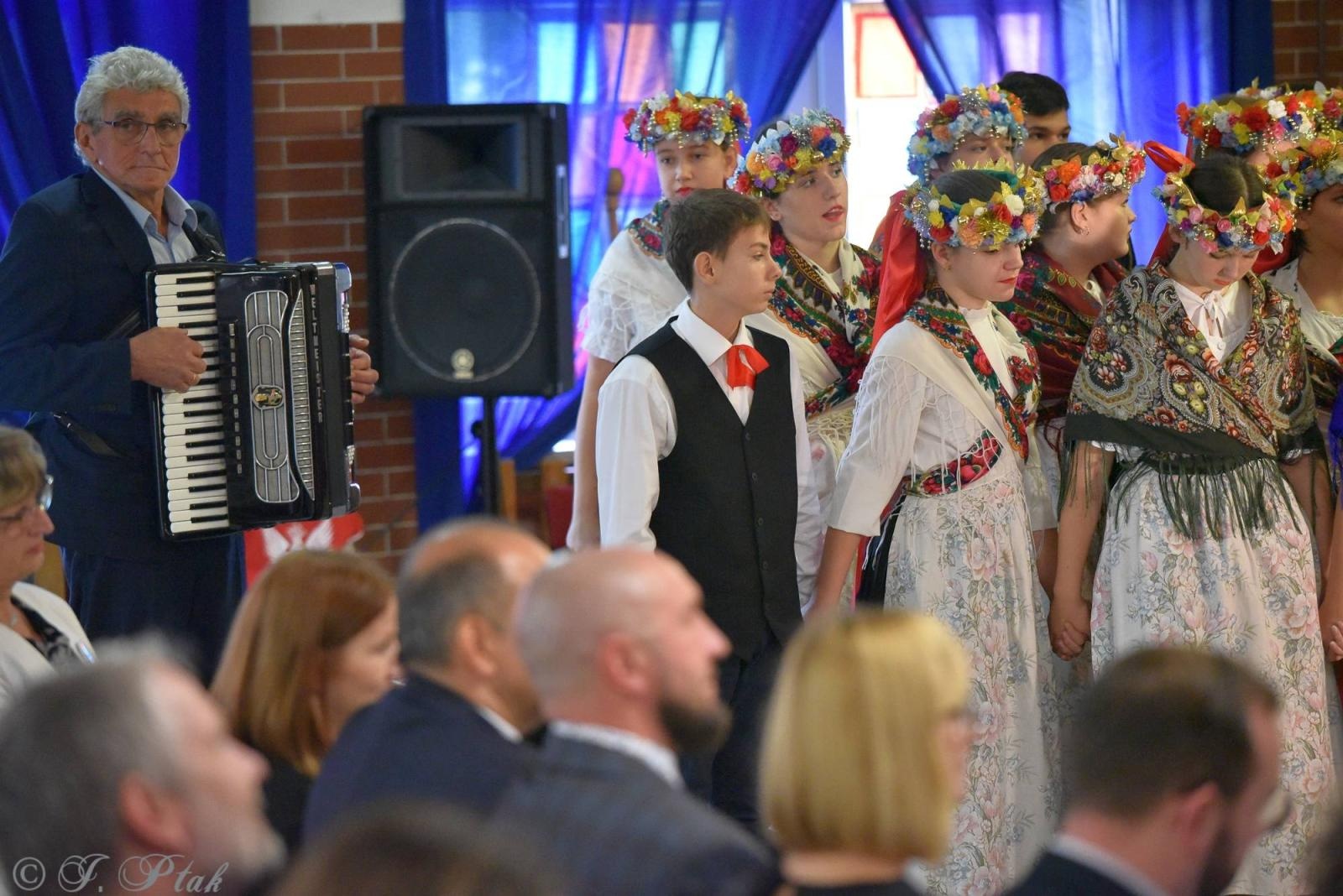 Zdjęcie w galerii na portalu naszraciborz.pl: Urodziny Osiemnastki. 30 lat szkoły w kalejdoskopie wiadomości z regionu