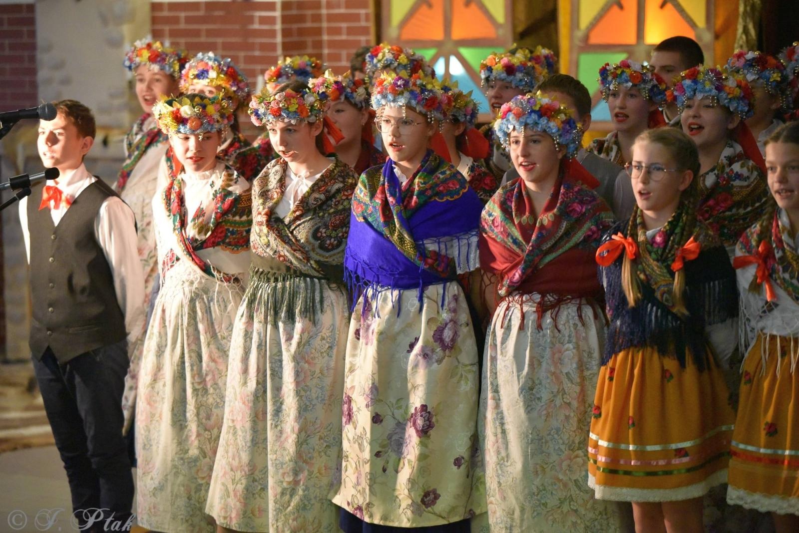 Zdjęcie w galerii na portalu naszraciborz.pl: Urodziny Osiemnastki. 30 lat szkoły w kalejdoskopie wiadomości z regionu