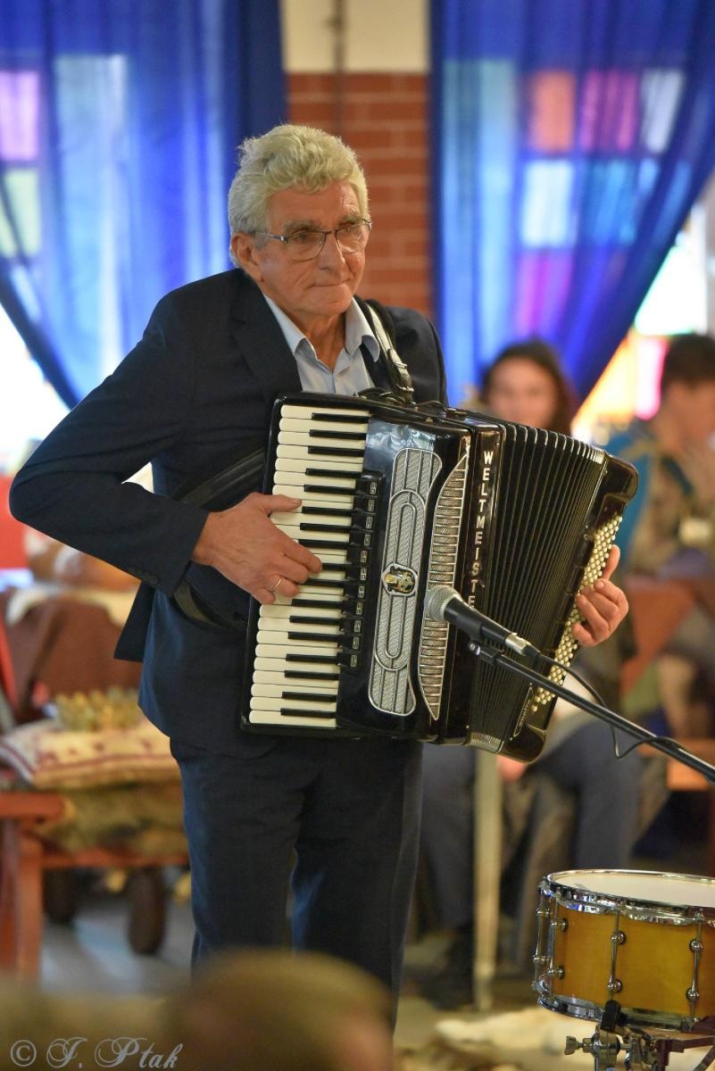 Zdjęcie w galerii na portalu naszraciborz.pl: Urodziny Osiemnastki. 30 lat szkoły w kalejdoskopie wiadomości z regionu