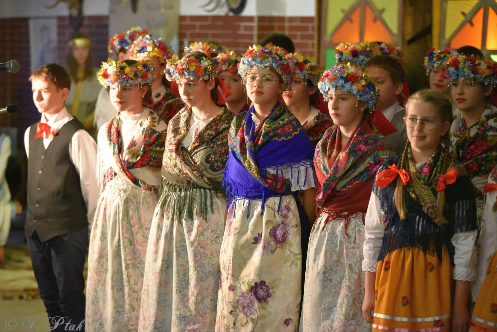 Zdjęcie w galerii na portalu naszraciborz.pl: Urodziny Osiemnastki. 30 lat szkoły w kalejdoskopie wiadomości z regionu