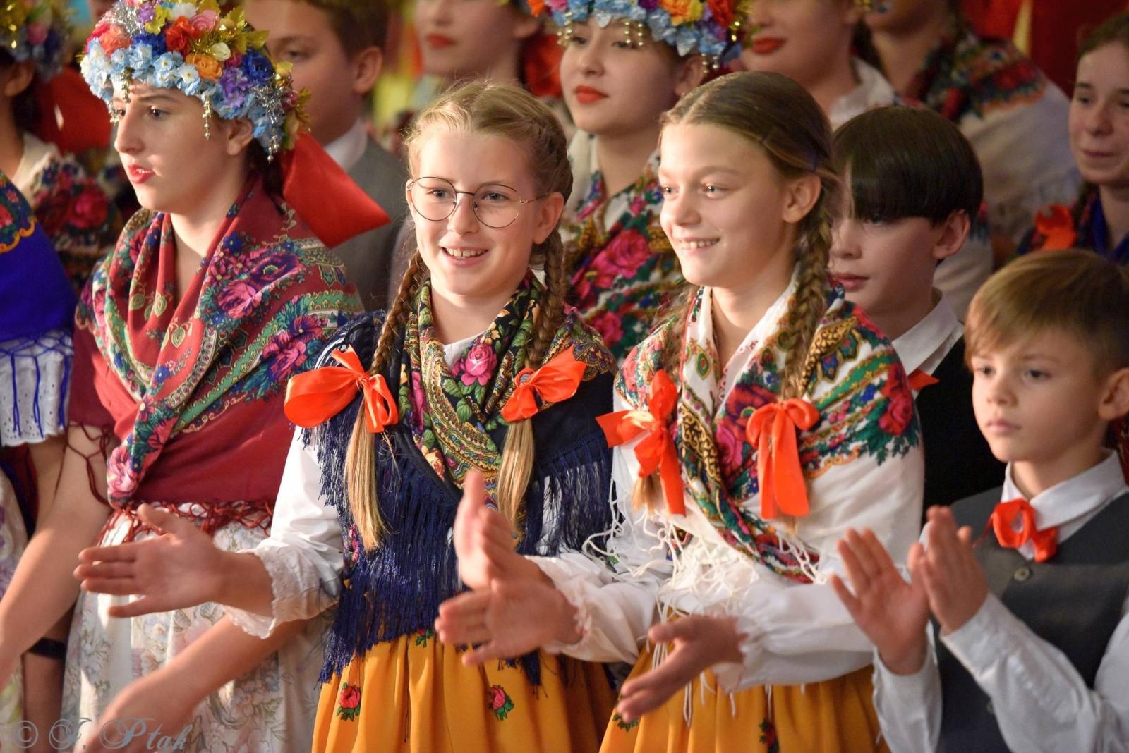 Zdjęcie w galerii na portalu naszraciborz.pl: Urodziny Osiemnastki. 30 lat szkoły w kalejdoskopie wiadomości z regionu