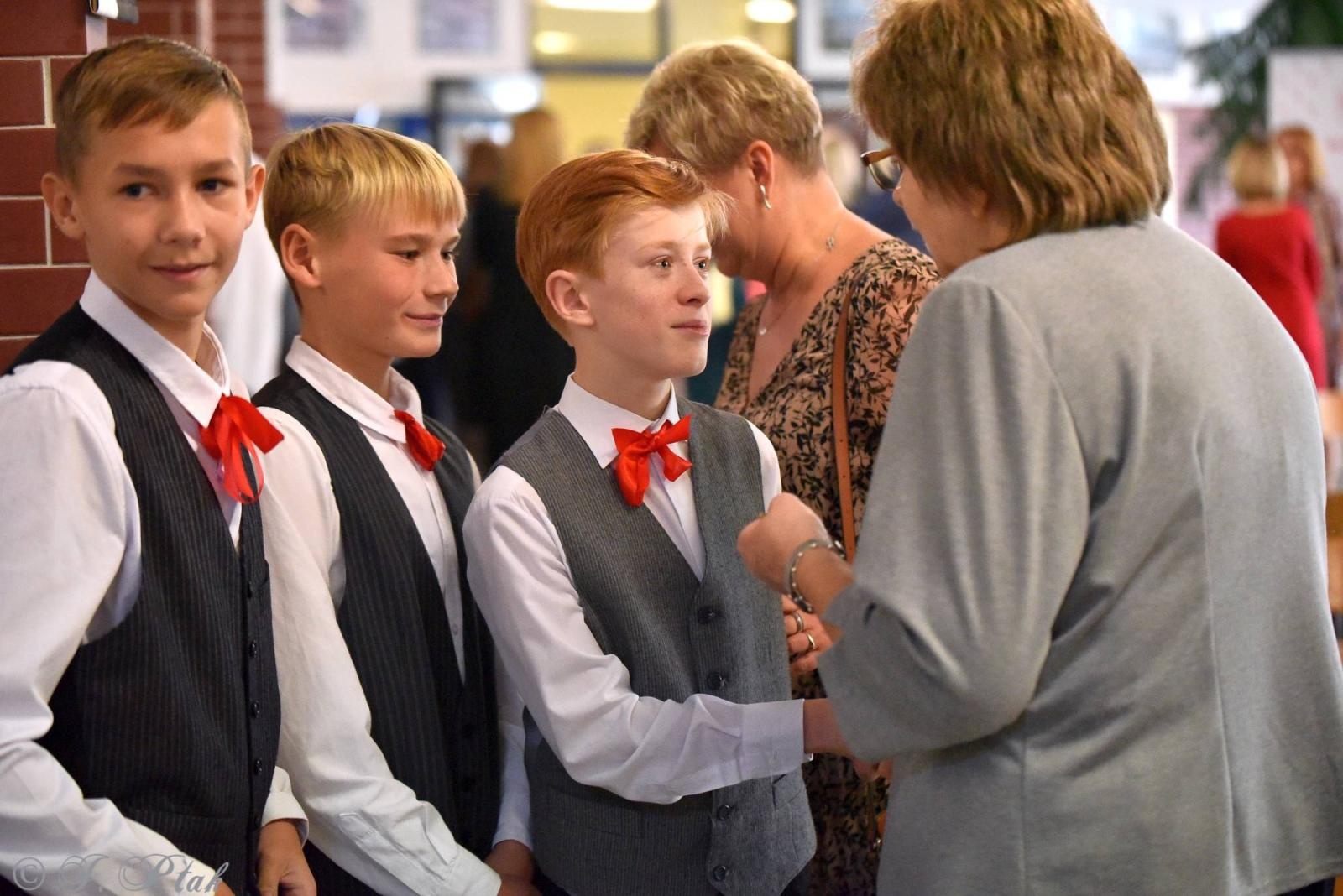 Zdjęcie w galerii na portalu naszraciborz.pl: Urodziny Osiemnastki. 30 lat szkoły w kalejdoskopie wiadomości z regionu