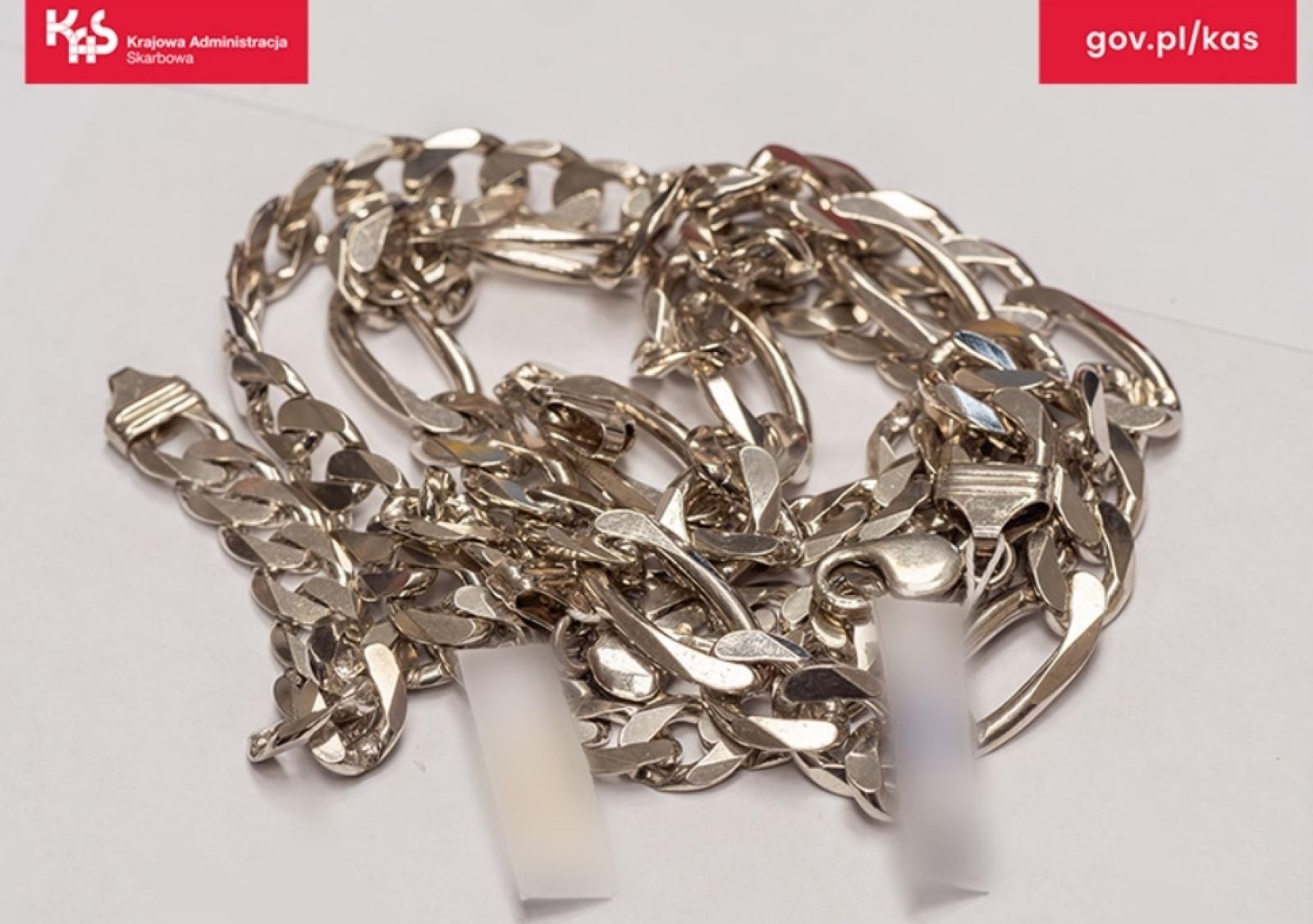 Zdjęcie w galerii na portalu naszraciborz.pl: Rybnicka skarbówka wystawiła na licytację kolekcję biżuterii wiadomości z regionu