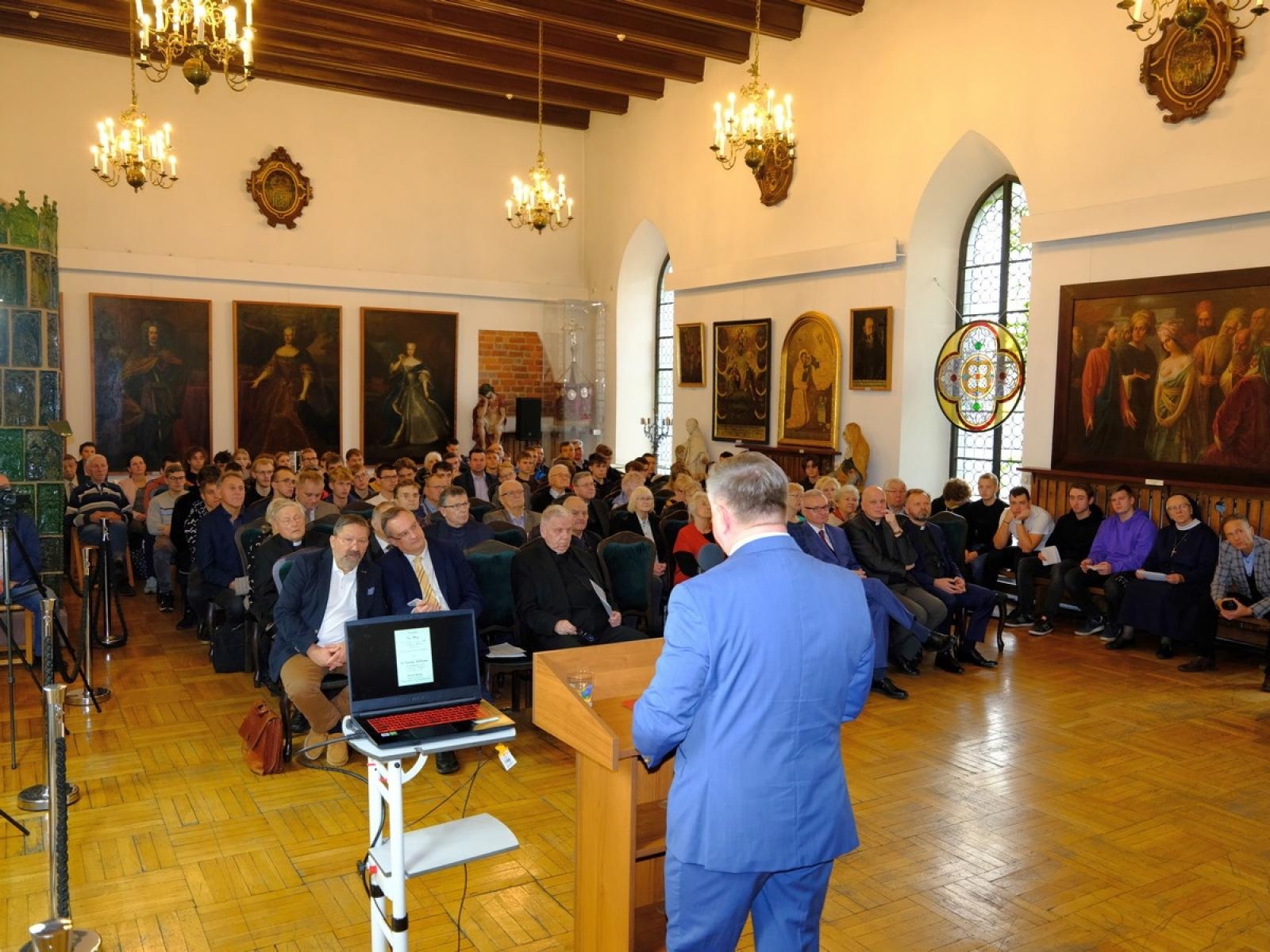 Zdjęcie w galerii na portalu naszraciborz.pl: Niekoronowany król Górnego Śląska bohaterem konferencji w Muzeum wiadomości z regionu