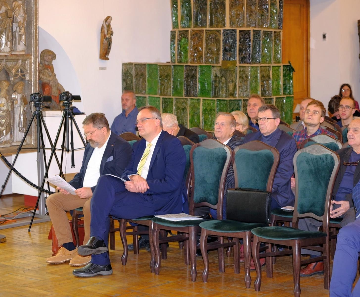 Zdjęcie w galerii na portalu naszraciborz.pl: Niekoronowany król Górnego Śląska bohaterem konferencji w Muzeum wiadomości z regionu