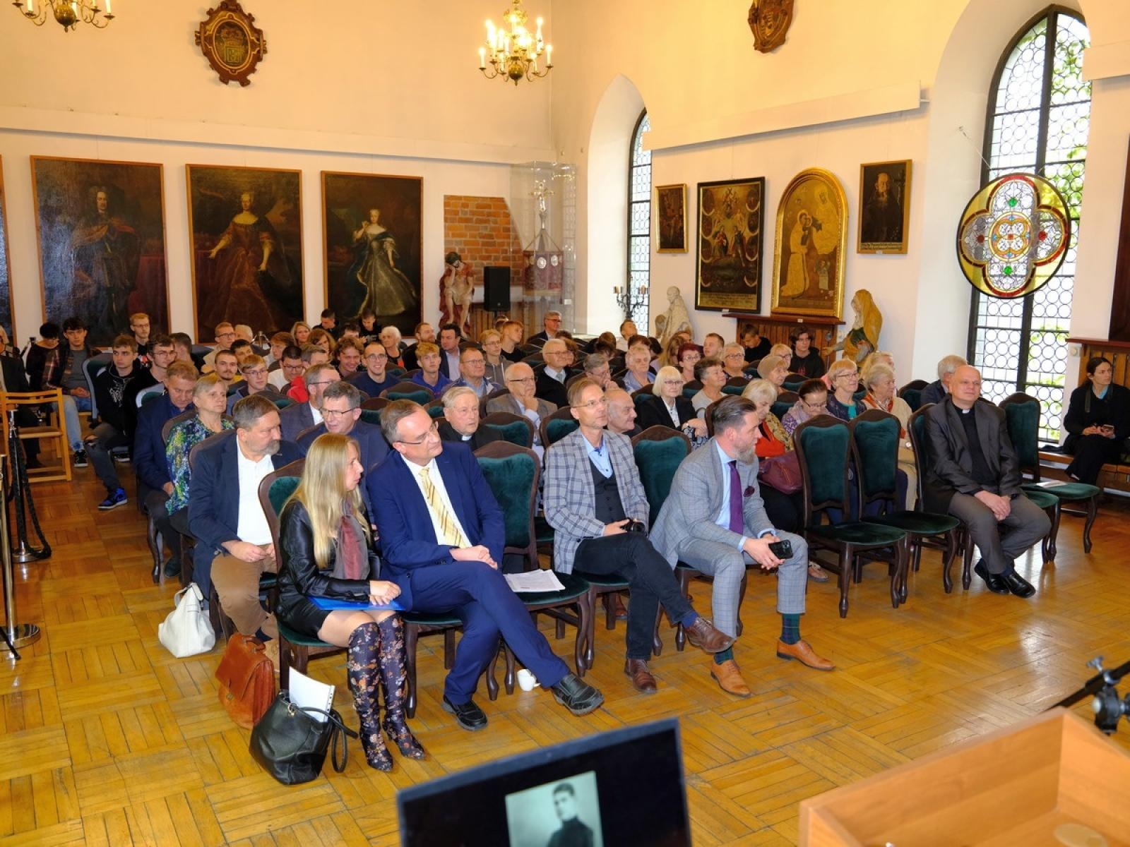 Zdjęcie w galerii na portalu naszraciborz.pl: Niekoronowany król Górnego Śląska bohaterem konferencji w Muzeum wiadomości z regionu