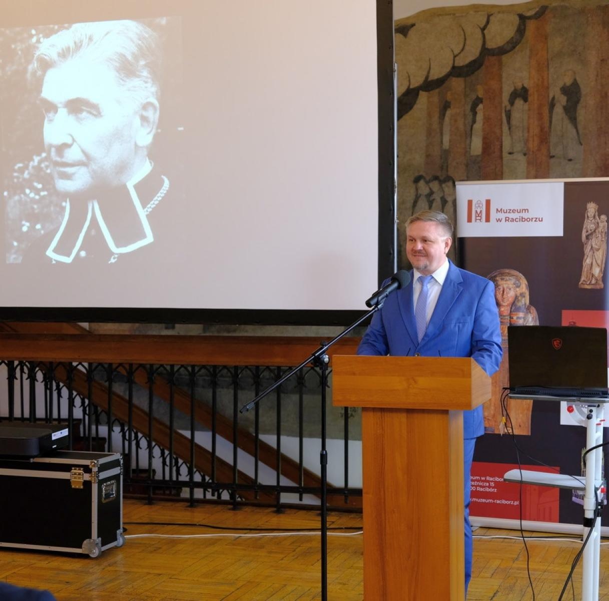 Zdjęcie w galerii na portalu naszraciborz.pl: Niekoronowany król Górnego Śląska bohaterem konferencji w Muzeum wiadomości z regionu