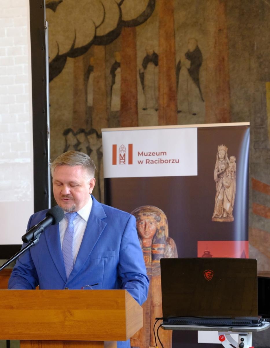 Zdjęcie w galerii na portalu naszraciborz.pl: Niekoronowany król Górnego Śląska bohaterem konferencji w Muzeum wiadomości z regionu