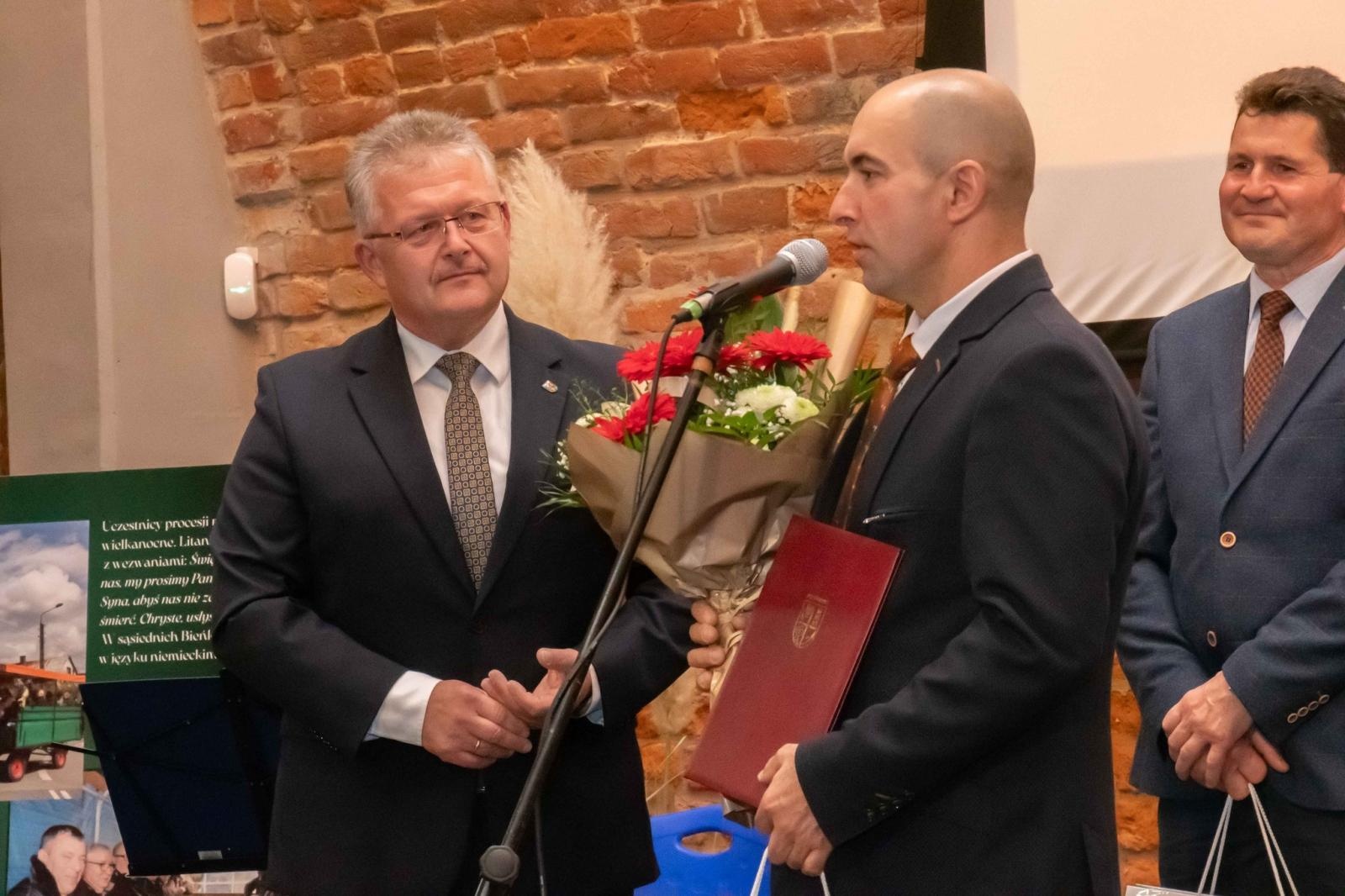 Zdjęcie w galerii na portalu naszraciborz.pl: Organizatorzy bieńkowickiej procesji wyróżnieni wiadomości z regionu