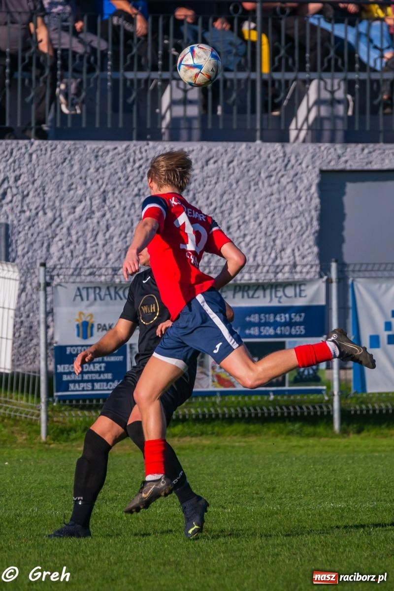 Zdjęcie w galerii na portalu naszraciborz.pl: Wyrównany bój Kolejarza i Rozwoju zakończony podziałem punktów [FOTO] wiadomości z regionu