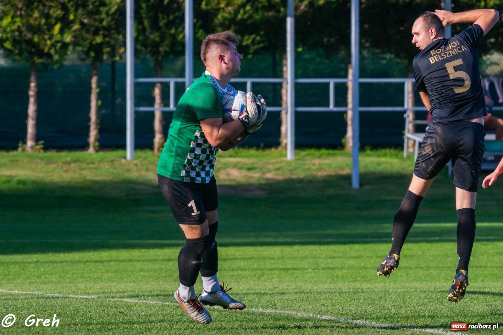 Zdjęcie w galerii na portalu naszraciborz.pl: Wyrównany bój Kolejarza i Rozwoju zakończony podziałem punktów [FOTO] wiadomości z regionu