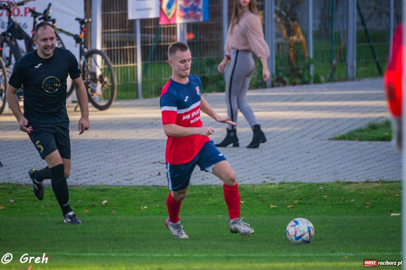 Zdjęcie w galerii na portalu naszraciborz.pl: Wyrównany bój Kolejarza i Rozwoju zakończony podziałem punktów [FOTO] wiadomości z regionu