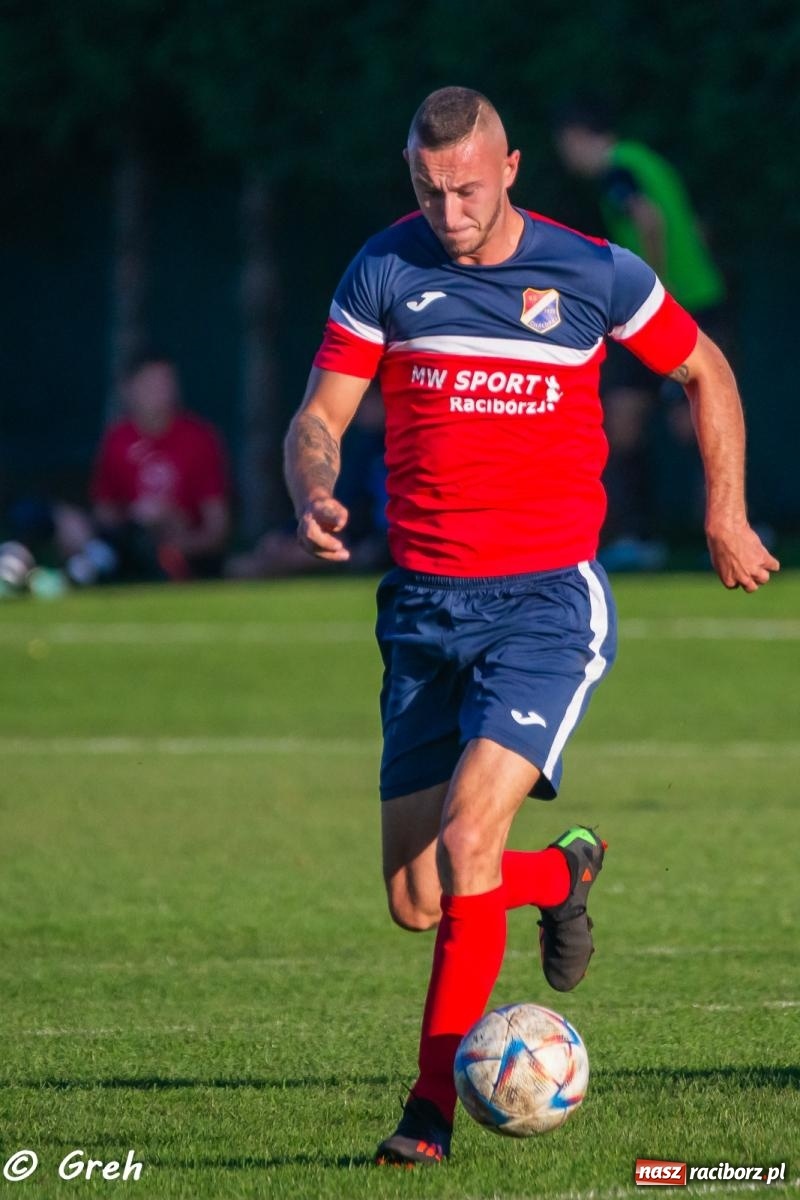 Zdjęcie w galerii na portalu naszraciborz.pl: Wyrównany bój Kolejarza i Rozwoju zakończony podziałem punktów [FOTO] wiadomości z regionu