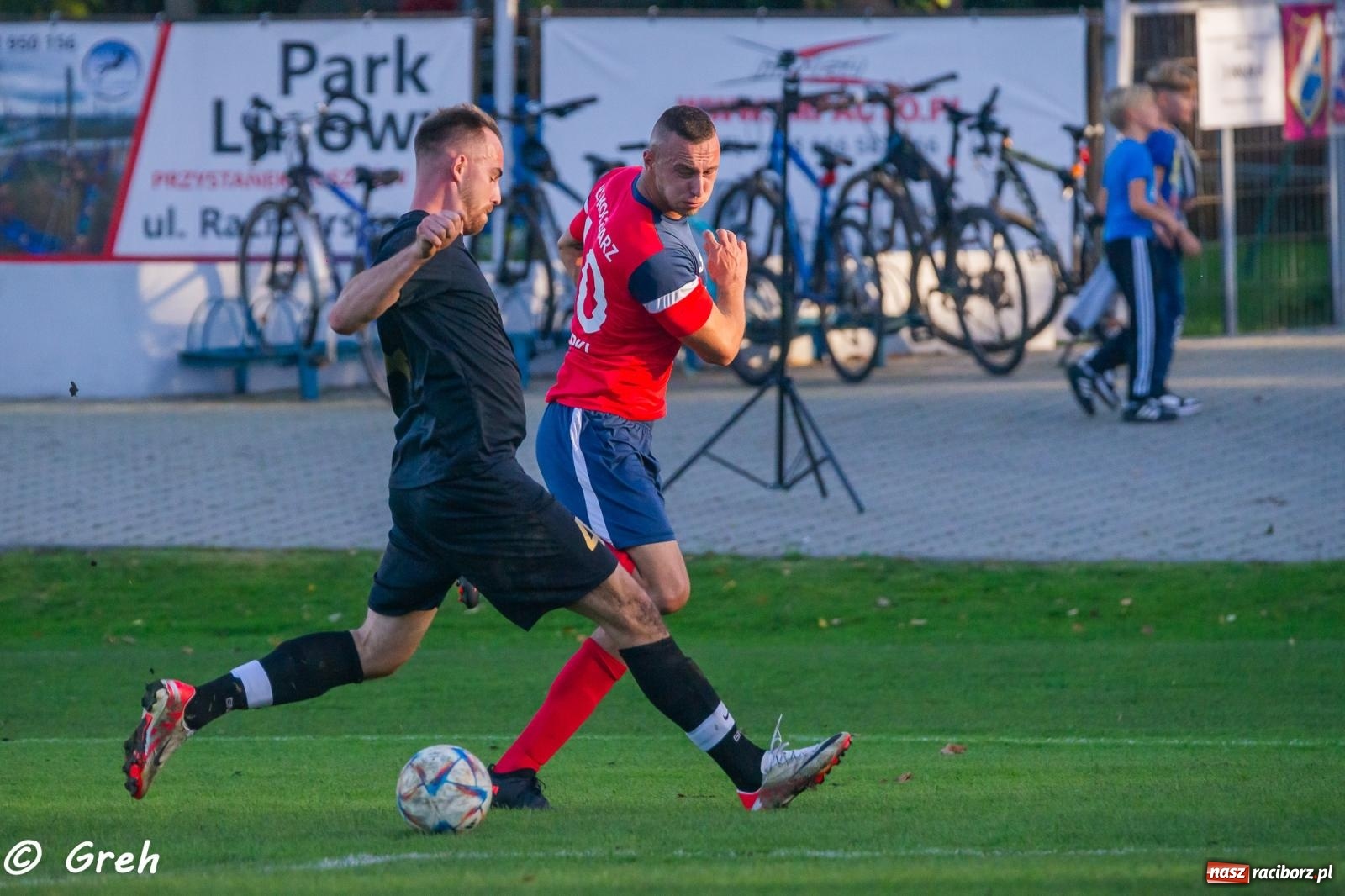Zdjęcie w galerii na portalu naszraciborz.pl: Wyrównany bój Kolejarza i Rozwoju zakończony podziałem punktów [FOTO] wiadomości z regionu