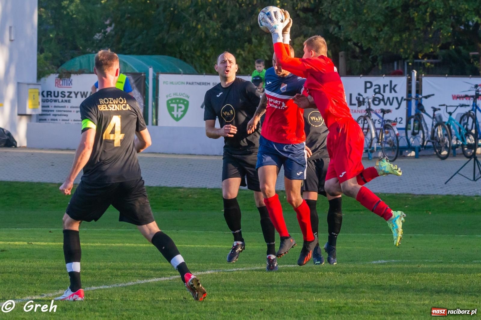 Zdjęcie w galerii na portalu naszraciborz.pl: Wyrównany bój Kolejarza i Rozwoju zakończony podziałem punktów [FOTO] wiadomości z regionu