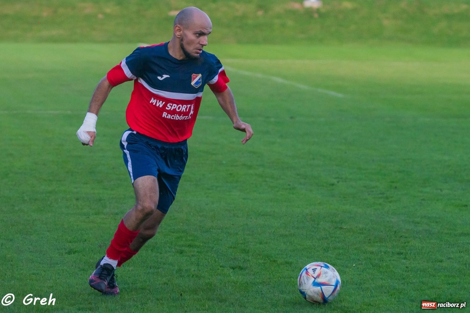 Zdjęcie w galerii na portalu naszraciborz.pl: Wyrównany bój Kolejarza i Rozwoju zakończony podziałem punktów [FOTO] wiadomości z regionu