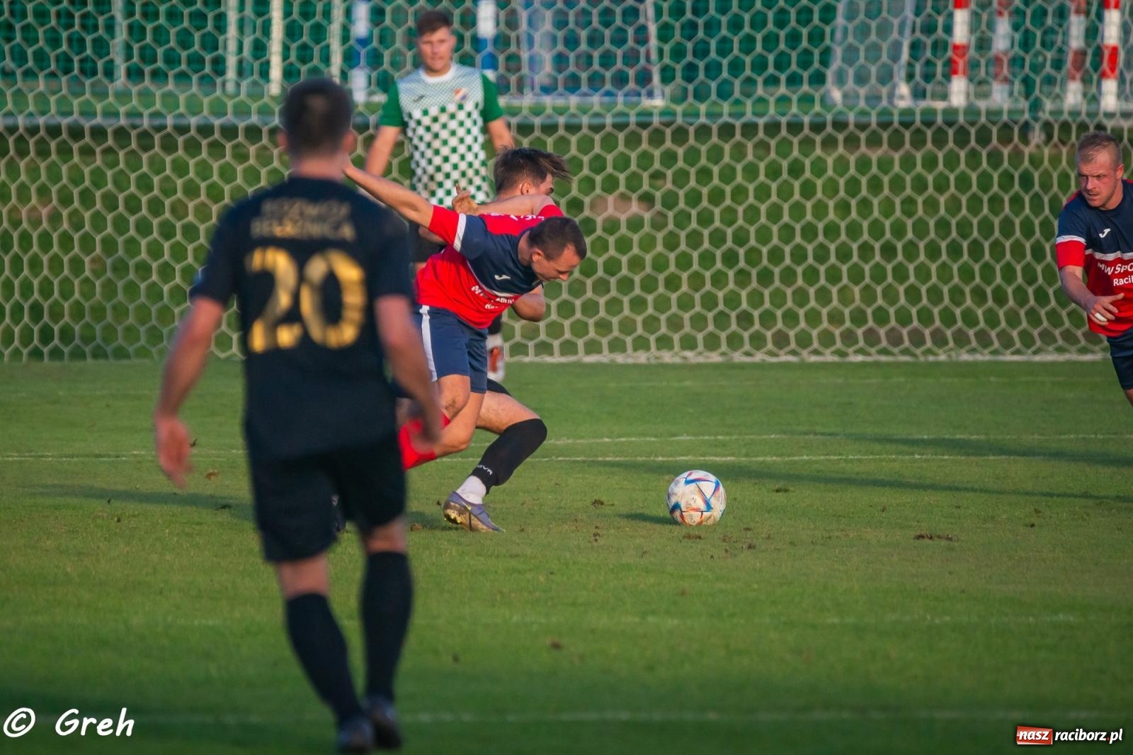 Zdjęcie w galerii na portalu naszraciborz.pl: Wyrównany bój Kolejarza i Rozwoju zakończony podziałem punktów [FOTO] wiadomości z regionu