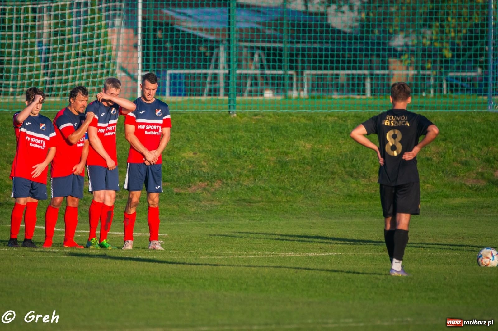 Zdjęcie w galerii na portalu naszraciborz.pl: Wyrównany bój Kolejarza i Rozwoju zakończony podziałem punktów [FOTO] wiadomości z regionu