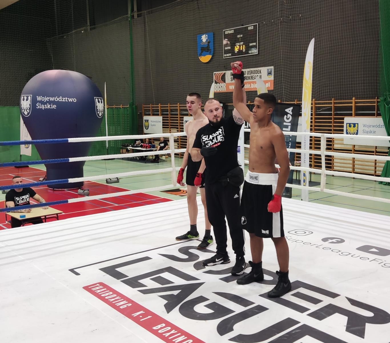 Zdjęcie w galerii na portalu naszraciborz.pl: Kolejne zwycięstwo Jonatana Koczego w boksie wiadomości z regionu