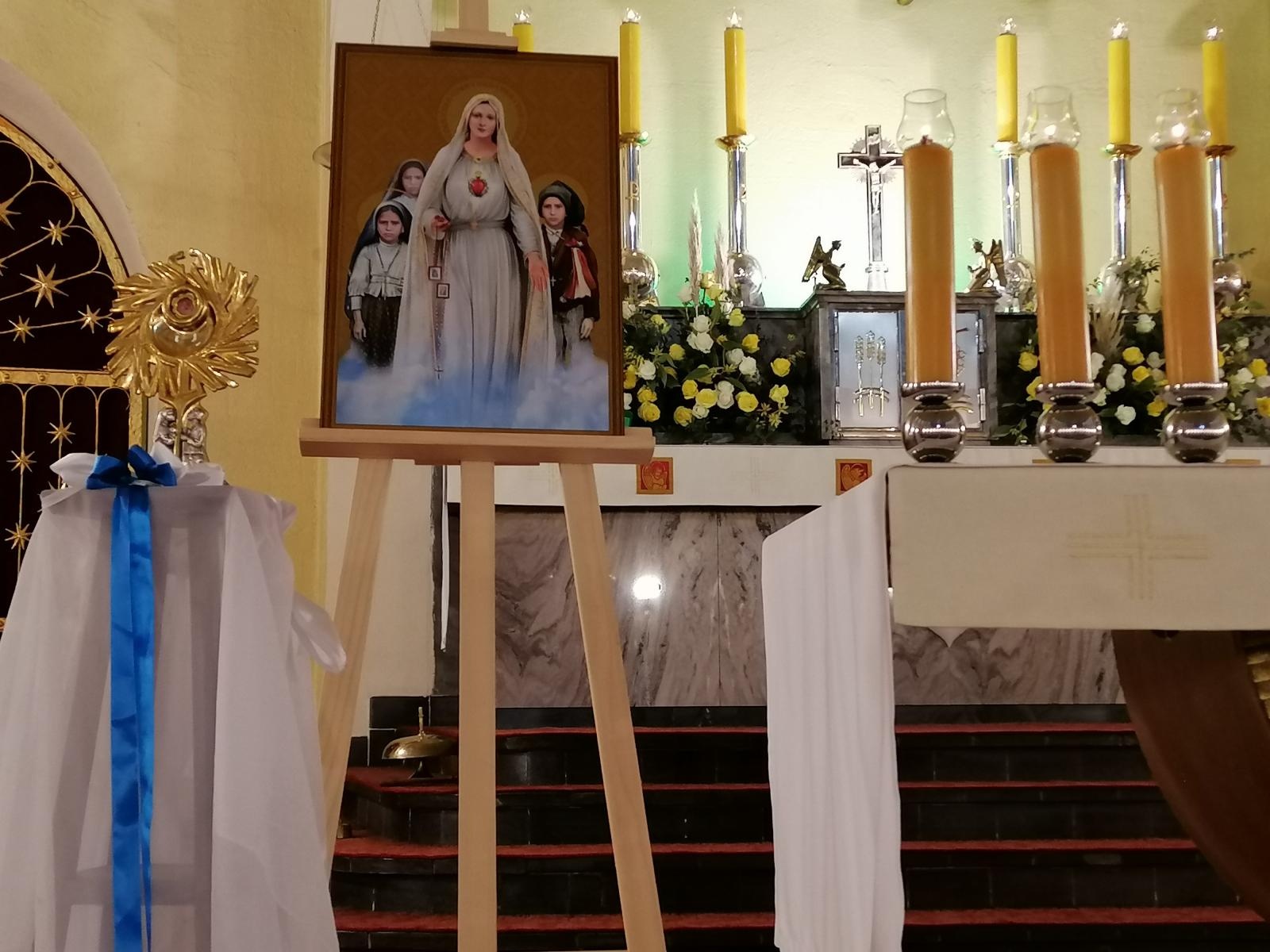 Zdjęcie w galerii na portalu naszraciborz.pl: Misje św. i relikwie dzieci fatimskich w okrąglaku wiadomości z regionu