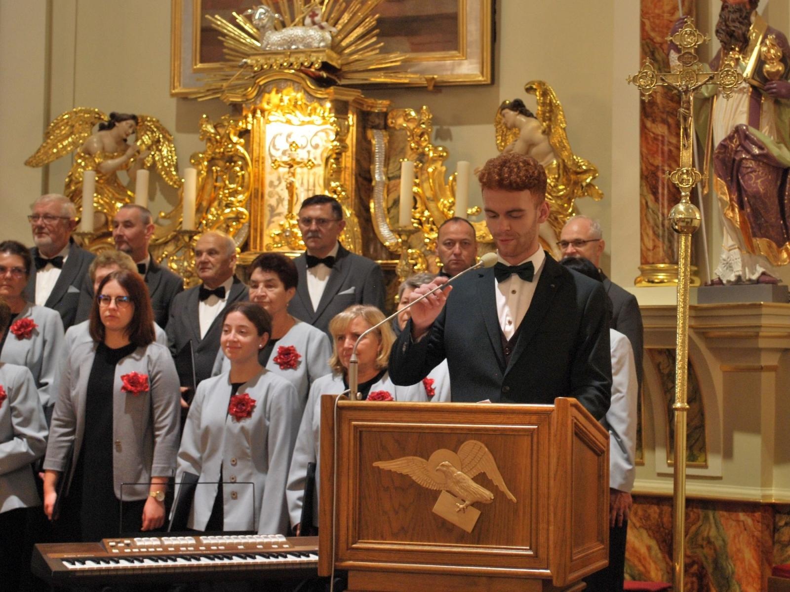 Zdjęcie w galerii na portalu naszraciborz.pl: Chóralna uczta pogranicza w Krzyżanowicach wiadomości z regionu