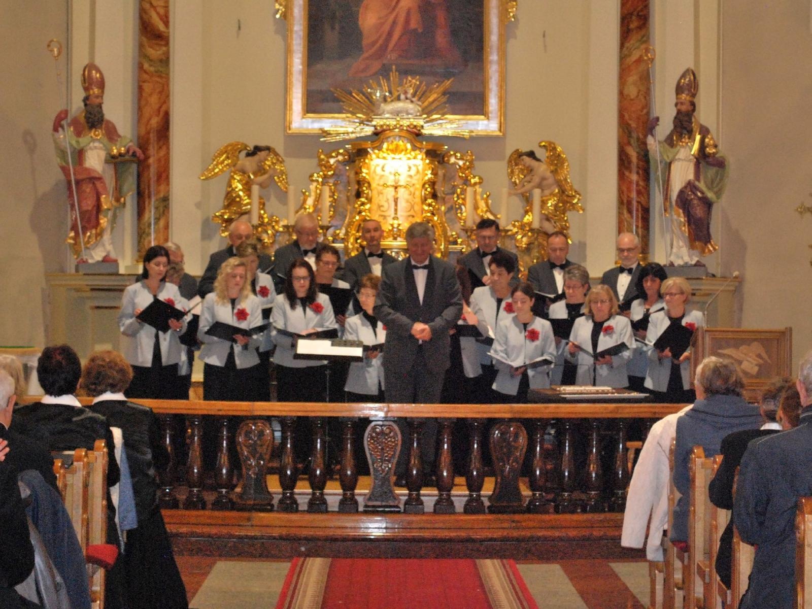Zdjęcie w galerii na portalu naszraciborz.pl: Chóralna uczta pogranicza w Krzyżanowicach wiadomości z regionu