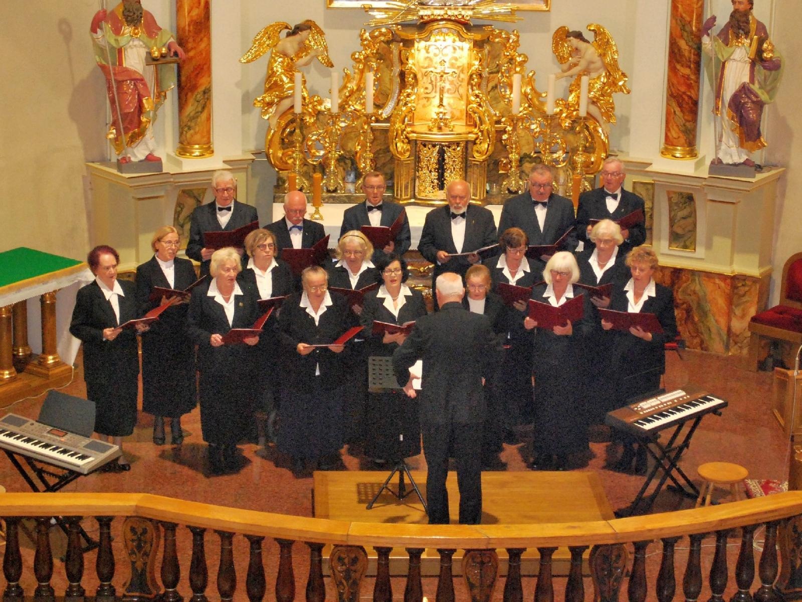 Zdjęcie w galerii na portalu naszraciborz.pl: Chóralna uczta pogranicza w Krzyżanowicach wiadomości z regionu