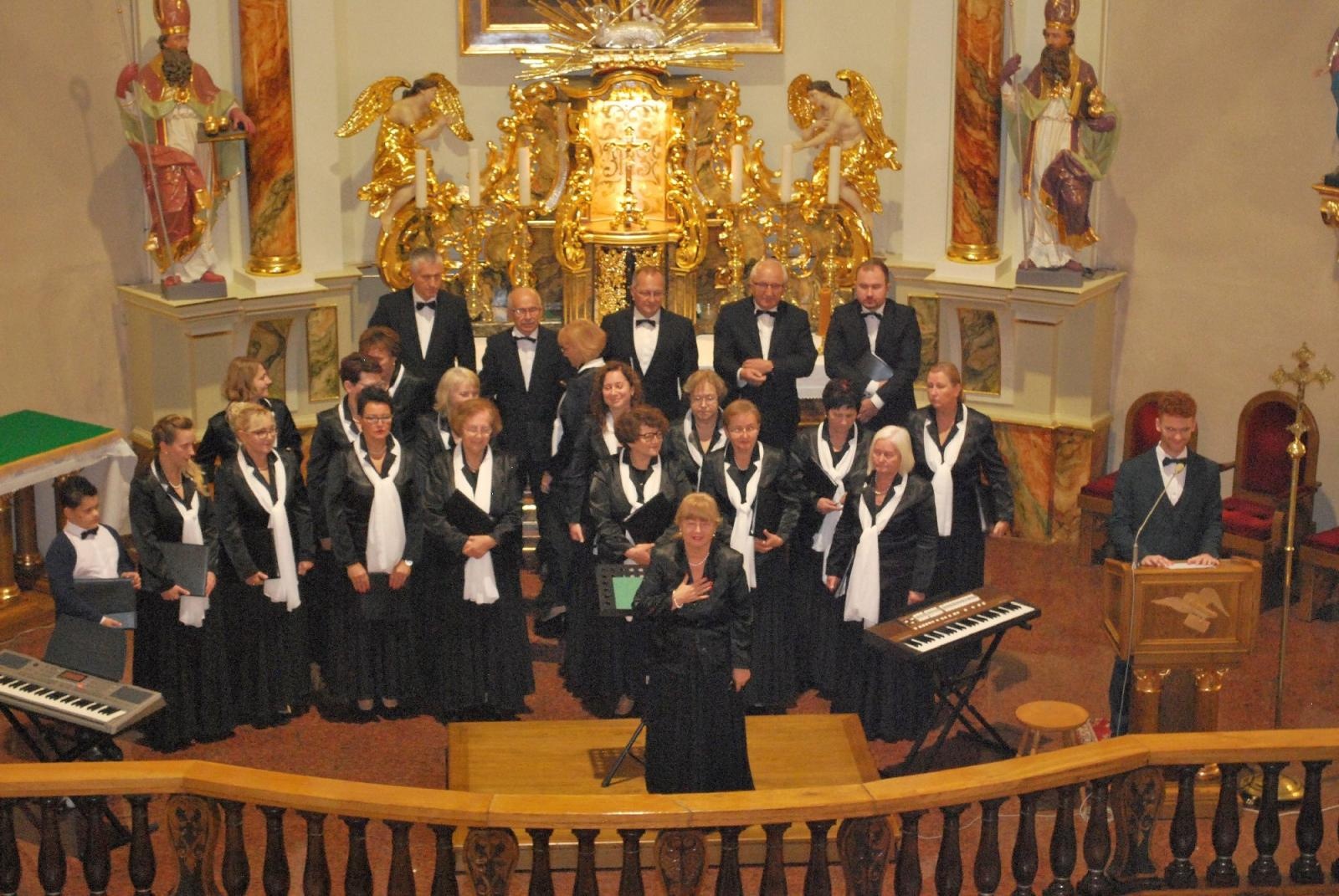 Zdjęcie w galerii na portalu naszraciborz.pl: Chóralna uczta pogranicza w Krzyżanowicach wiadomości z regionu