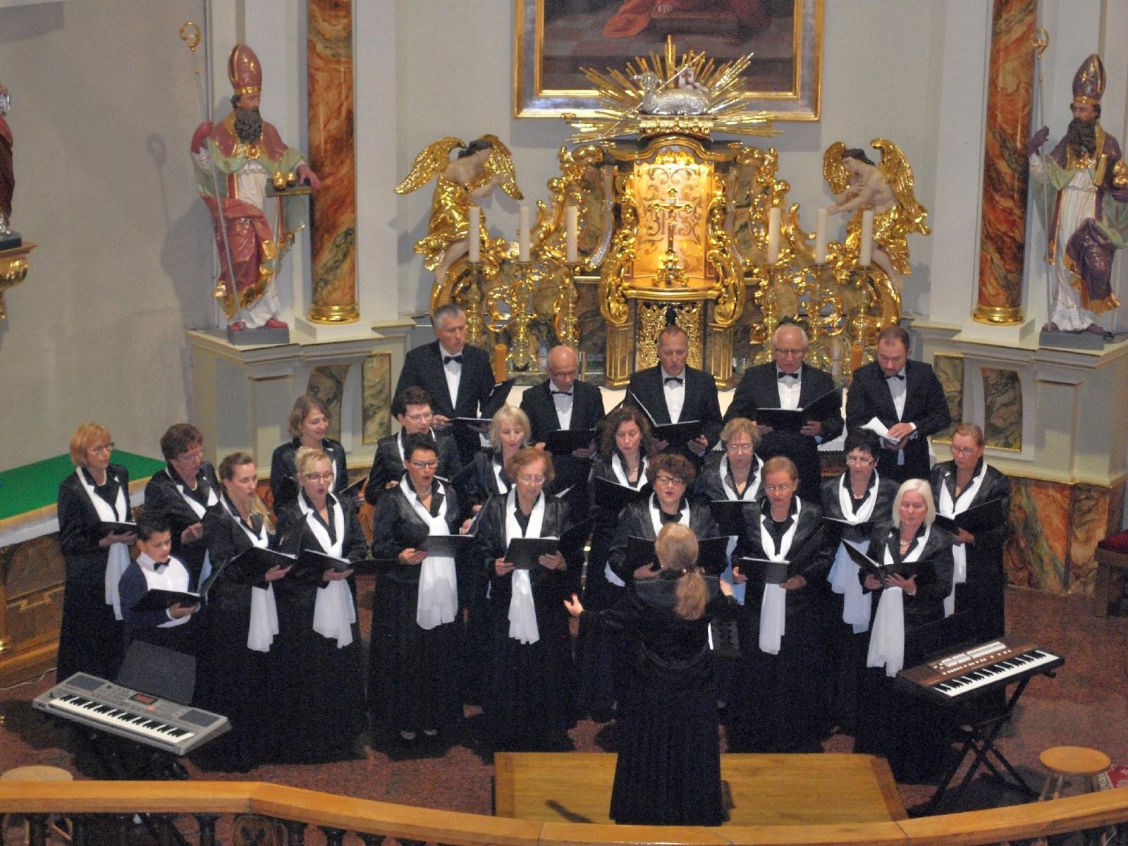Zdjęcie w galerii na portalu naszraciborz.pl: Chóralna uczta pogranicza w Krzyżanowicach wiadomości z regionu