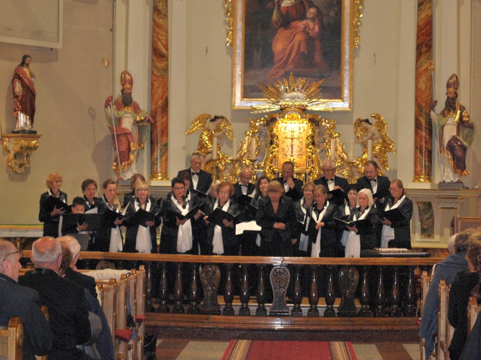 Zdjęcie w galerii na portalu naszraciborz.pl: Chóralna uczta pogranicza w Krzyżanowicach wiadomości z regionu