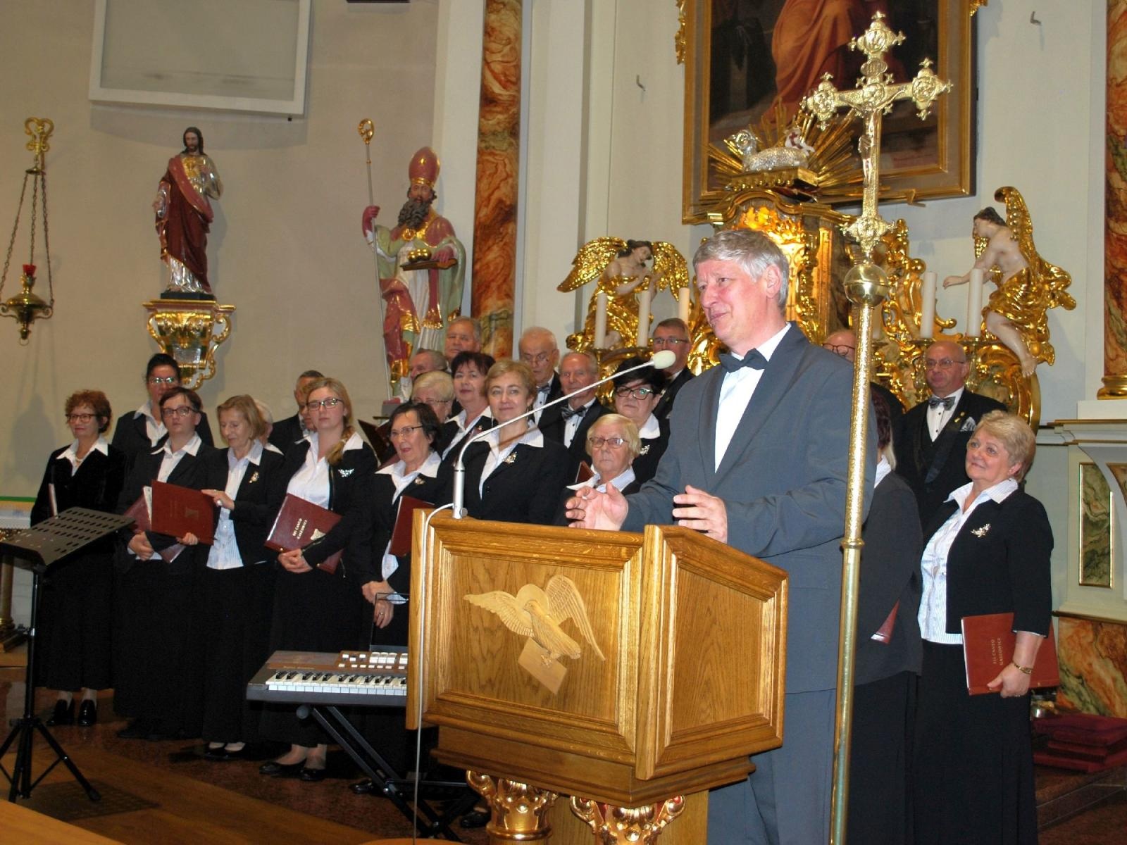 Zdjęcie w galerii na portalu naszraciborz.pl: Chóralna uczta pogranicza w Krzyżanowicach wiadomości z regionu