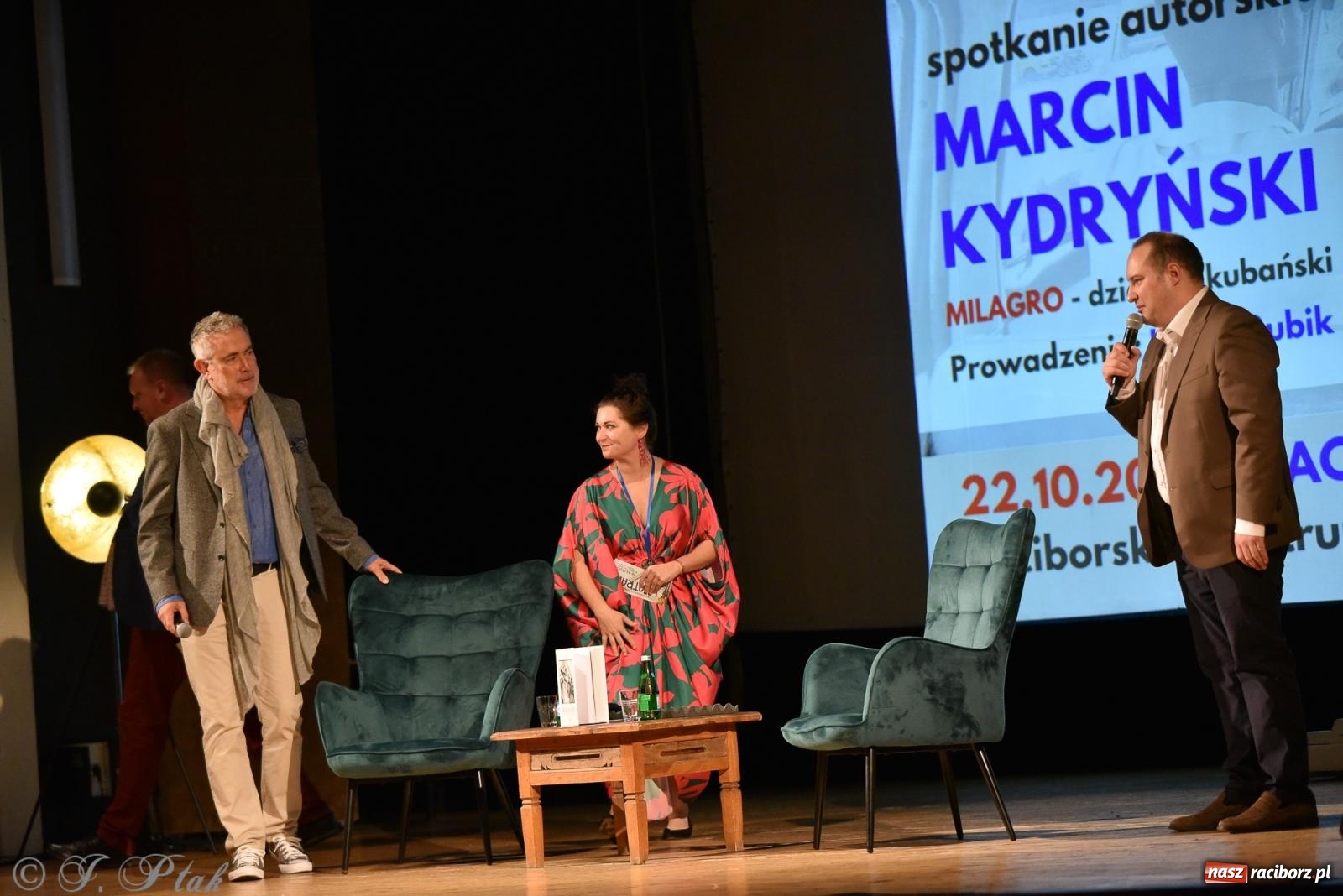 Zdjęcie w galerii na portalu naszraciborz.pl: Lodowi jeźdźcy i kubańskie rytmy. Rybicki i Kydryński na finał Wiatraków wiadomości z regionu