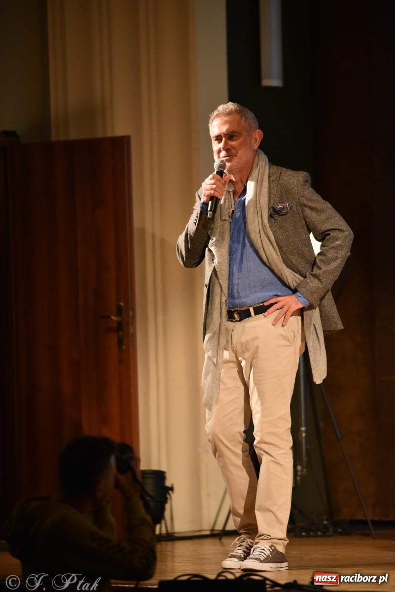 Zdjęcie w galerii na portalu naszraciborz.pl: Lodowi jeźdźcy i kubańskie rytmy. Rybicki i Kydryński na finał Wiatraków wiadomości z regionu