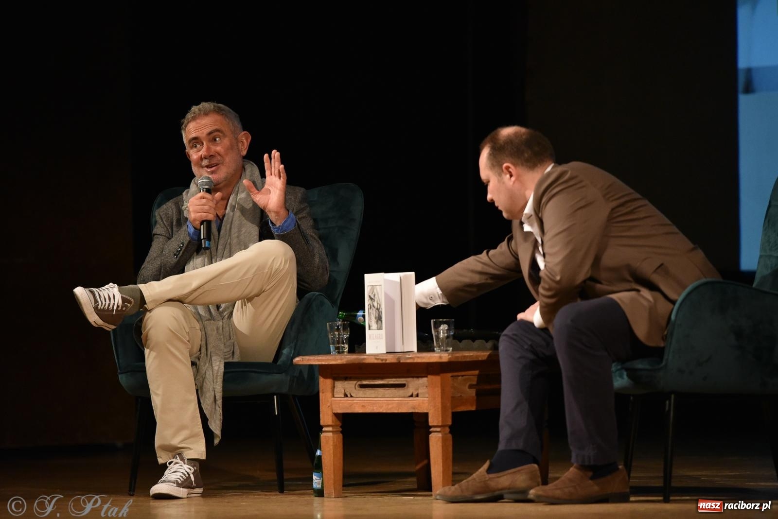 Zdjęcie w galerii na portalu naszraciborz.pl: Lodowi jeźdźcy i kubańskie rytmy. Rybicki i Kydryński na finał Wiatraków wiadomości z regionu