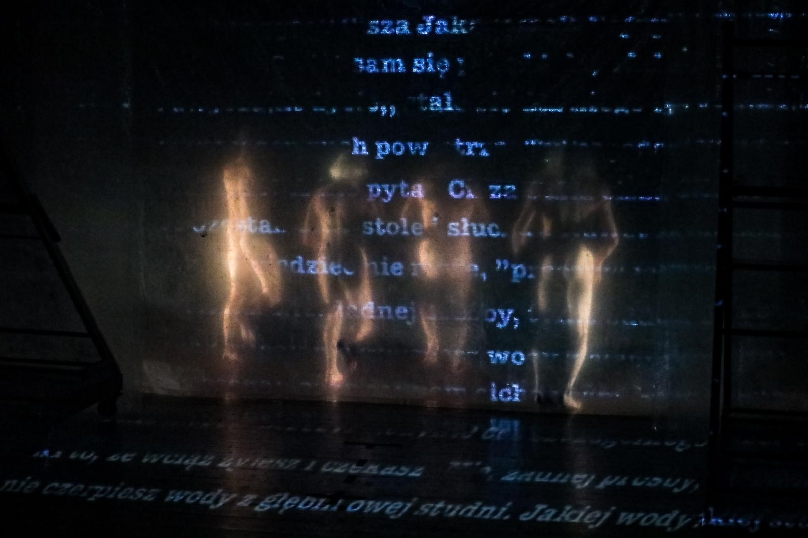 Zdjęcie w galerii na portalu naszraciborz.pl: Tekst urywa się... Niecodzienny teatralny poniedziałek w RCK wiadomości z regionu