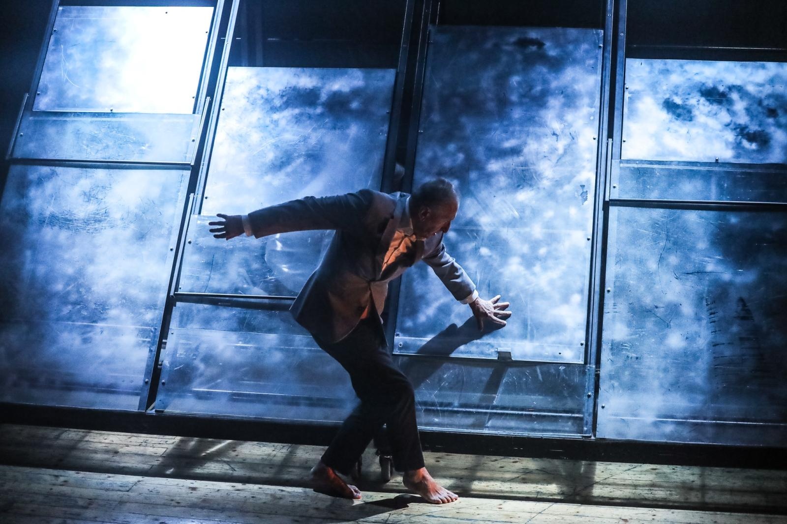 Zdjęcie w galerii na portalu naszraciborz.pl: Tekst urywa się... Niecodzienny teatralny poniedziałek w RCK wiadomości z regionu