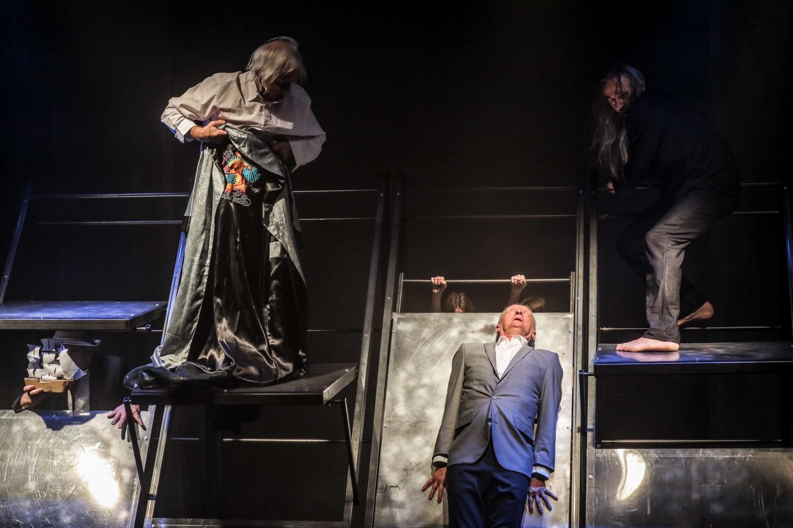 Zdjęcie w galerii na portalu naszraciborz.pl: Tekst urywa się... Niecodzienny teatralny poniedziałek w RCK wiadomości z regionu