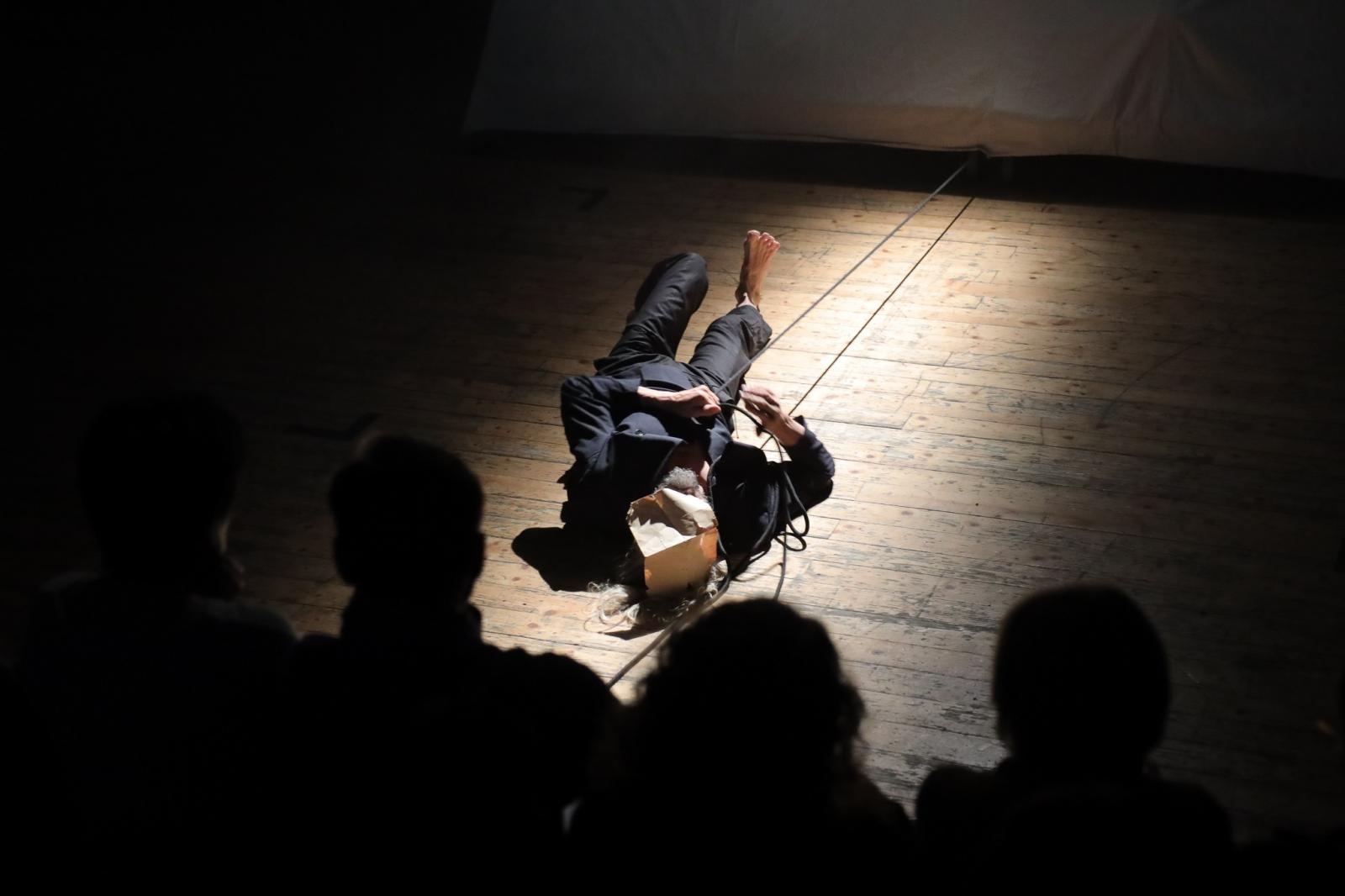 Zdjęcie w galerii na portalu naszraciborz.pl: Tekst urywa się... Niecodzienny teatralny poniedziałek w RCK wiadomości z regionu