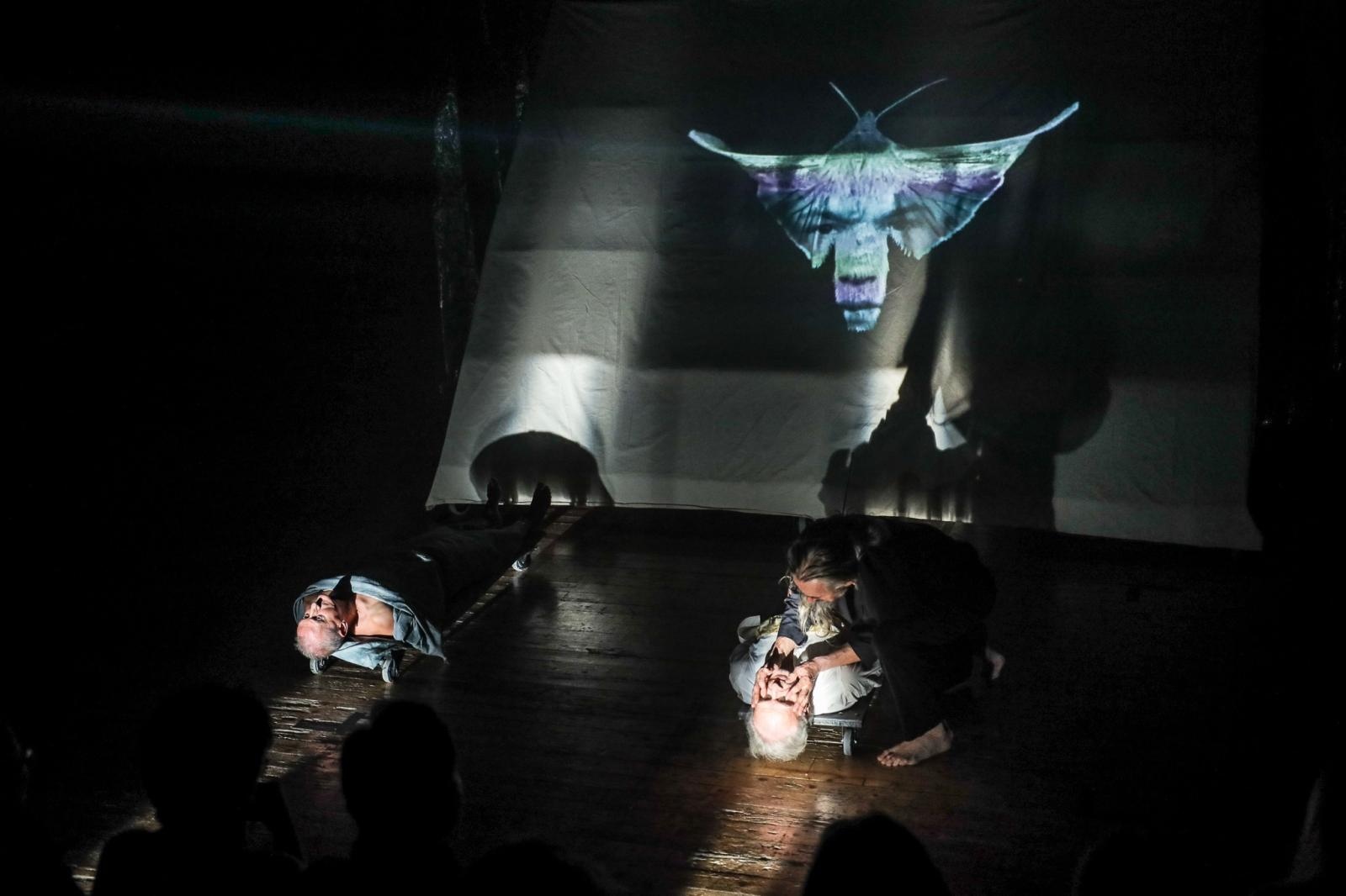 Zdjęcie w galerii na portalu naszraciborz.pl: Tekst urywa się... Niecodzienny teatralny poniedziałek w RCK wiadomości z regionu