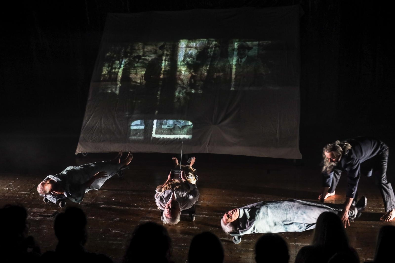 Zdjęcie w galerii na portalu naszraciborz.pl: Tekst urywa się... Niecodzienny teatralny poniedziałek w RCK wiadomości z regionu