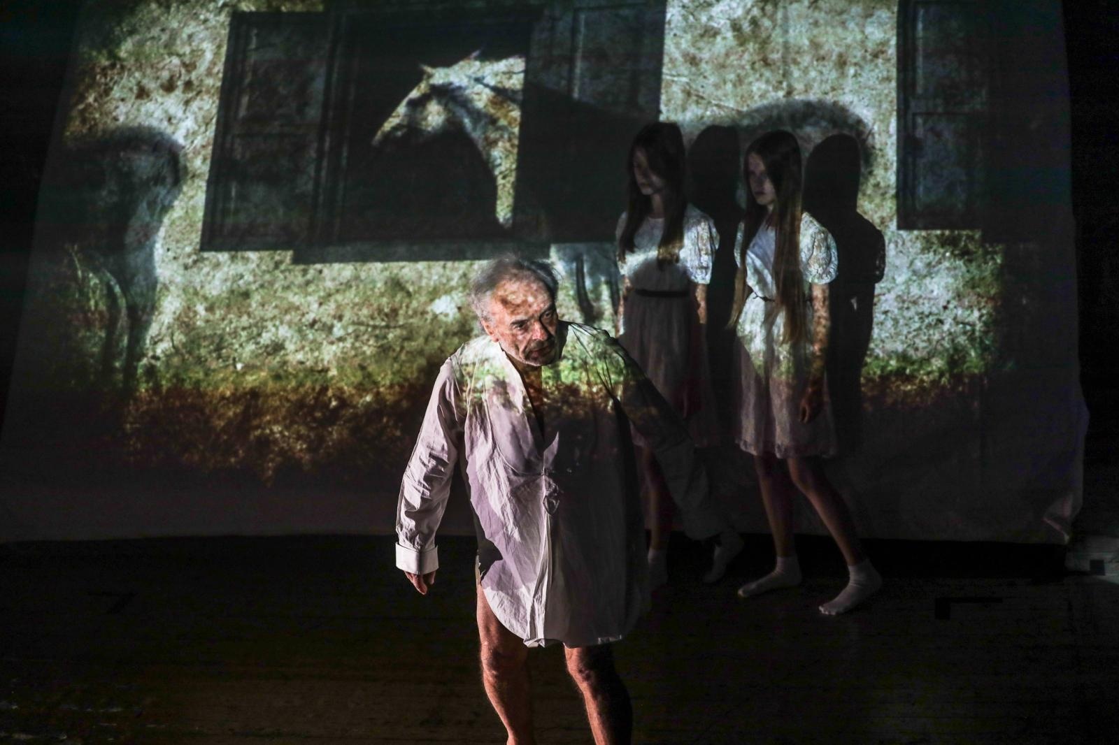 Zdjęcie w galerii na portalu naszraciborz.pl: Tekst urywa się... Niecodzienny teatralny poniedziałek w RCK wiadomości z regionu