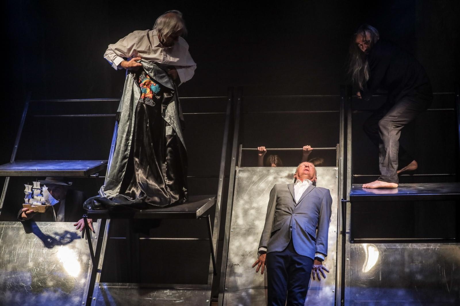 Zdjęcie w galerii na portalu naszraciborz.pl: Tekst urywa się... Niecodzienny teatralny poniedziałek w RCK wiadomości z regionu