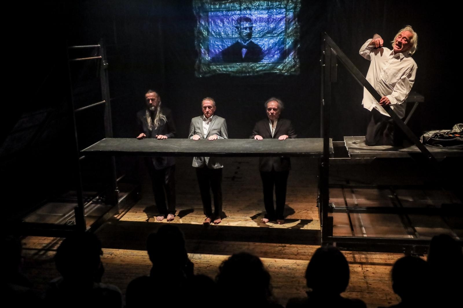 Zdjęcie w galerii na portalu naszraciborz.pl: Tekst urywa się... Niecodzienny teatralny poniedziałek w RCK wiadomości z regionu